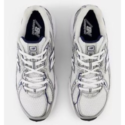 New Balance 740