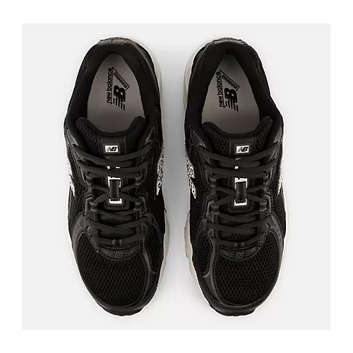 New Balance 740 