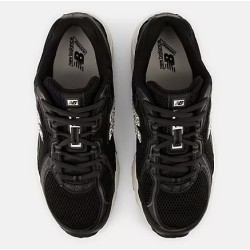 New Balance 740 