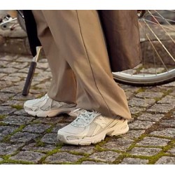 New Balance 740